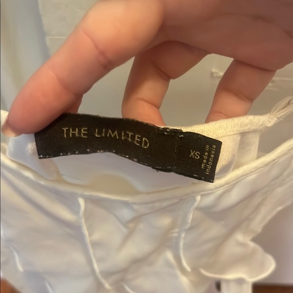 The Limited White Fitted Ruffled Camisole XS - Picture 2 of 3